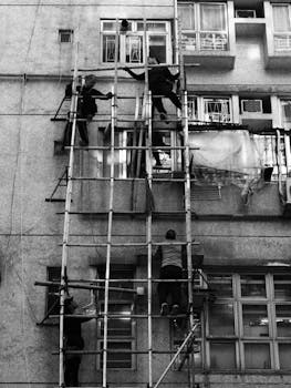 财经分析：政府工作报告185字定调房地产