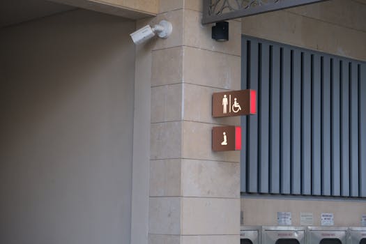 开源AI工具OpenClaw风靡网络；金融场景风险频现，协会紧急发出警示；防范措施需及时跟进。