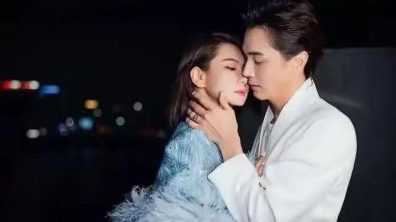  焦虑与羁绊：在曼谷四面佛的虔诚跪拜中，寻找平衡的真谛 情感心理 焦虑与羁绊：在曼谷四面佛的虔诚跪拜中，寻找平衡的真谛 情感心理