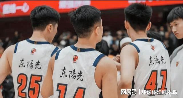  16分的梦碎与重生：广东队用永不言弃诠释篮球的真谛 体育新闻 16分的梦碎与重生：广东队用永不言弃诠释篮球的真谛 体育新闻