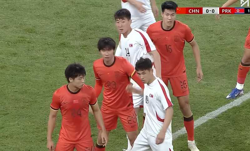  【战术复盘】87分钟点球背后的攻防逻辑：U23男足防守体系的深层缺陷与破局路径 体育新闻