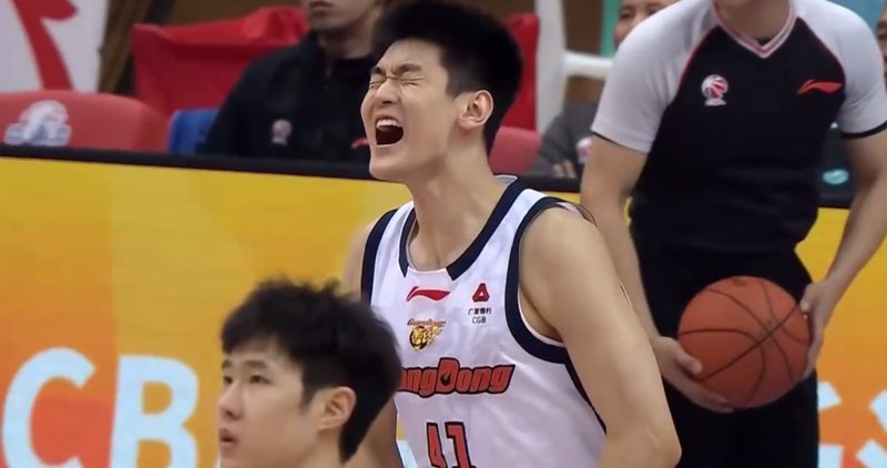  技术解析：广东队减员反而战力飙升，焦泊乔离队如何倒逼战术升级 体育新闻