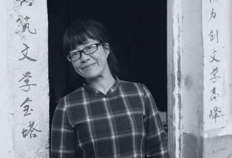  生命书写的诗学密码：余秀华《想和你去喝杯咖啡》的苦难自渡艺术 影视小说